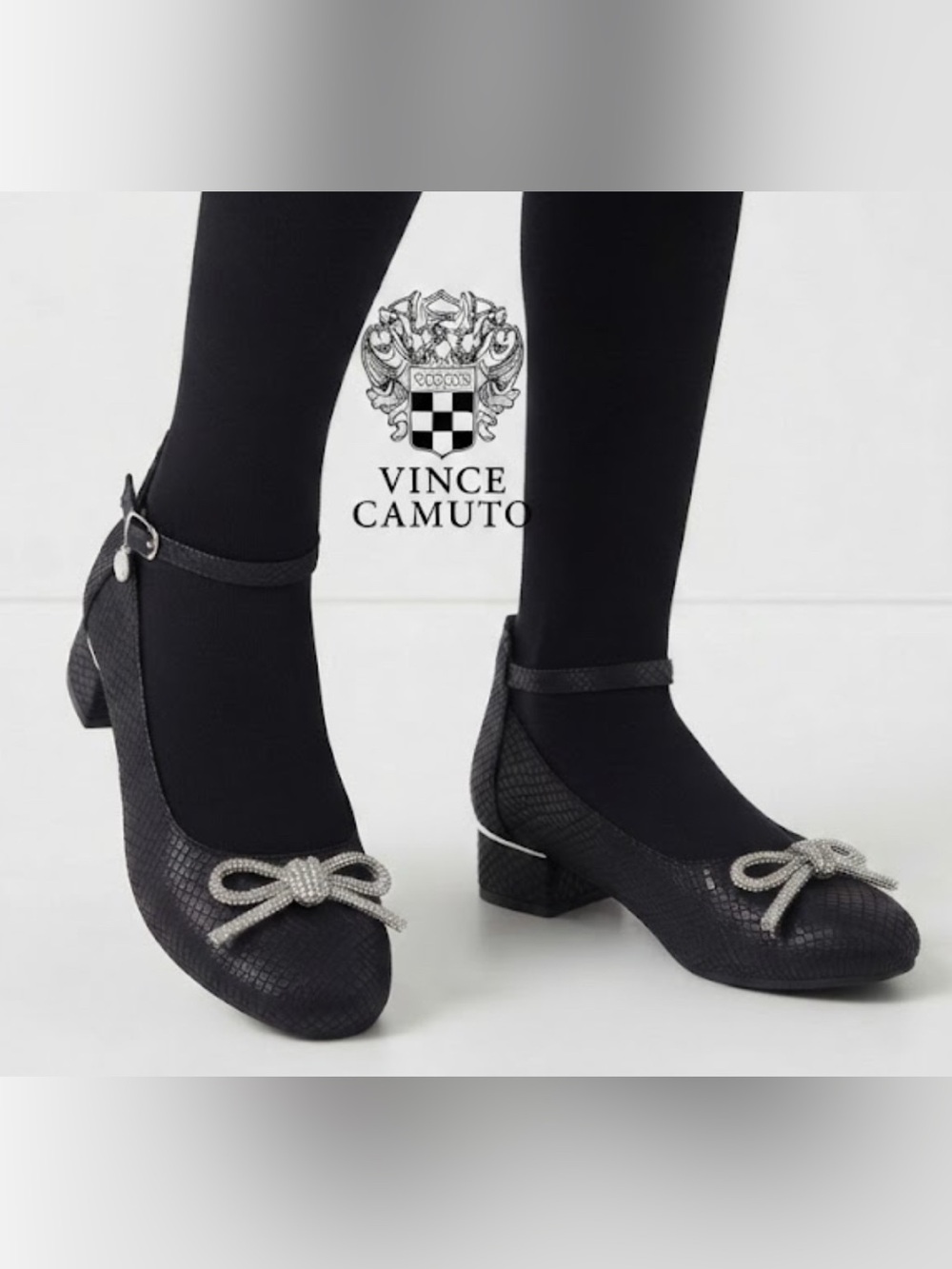 New authentic Vince Camuto girls black dress shoes sz 3 display